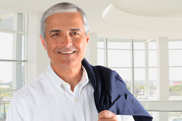 How A Partial Denture For One Missing Tooth Can Improve Your Smile